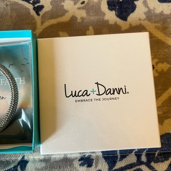 New Sterling Silverer & Stainless Steel Unisex Bracelet 8.0 inches. Beautiful! - Picture 4 of 5